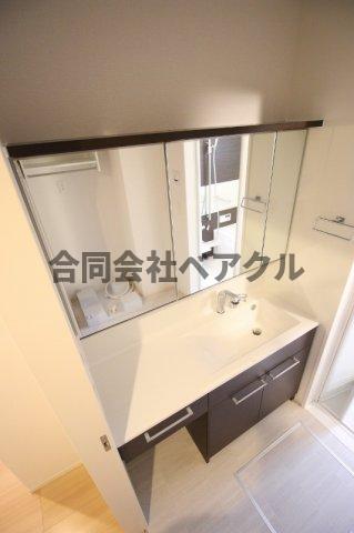 洗面設備　独立洗面台で身支度をすべて済ませてしまいましょう