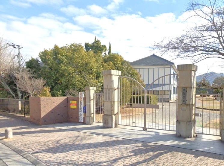 小学校　西脇市立西脇小学校（小学校）まで551m