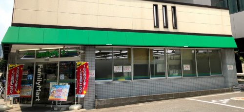コンビニ　ファミリーマート ヨコハマMM21店（コンビニ）まで344m