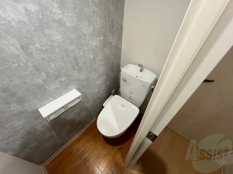 トイレ　こちらはトイレです。清潔感があり、安心して使用できます。