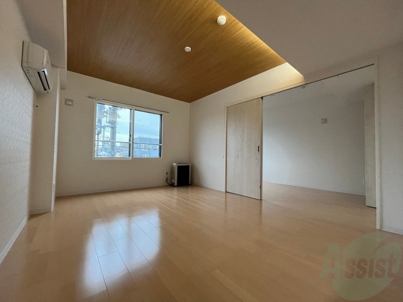 居室・リビング　広くてキレイなお部屋が広がっていて、充実した生活が送れそう。