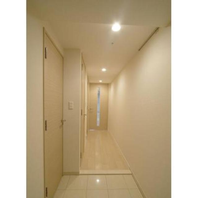 玄関　※写真は同タイプ住戸です。