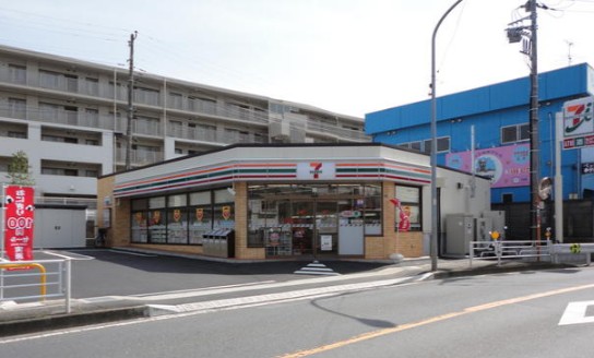 コンビニ　セブンイレブン 横浜片倉5丁目店（コンビニ）まで638m