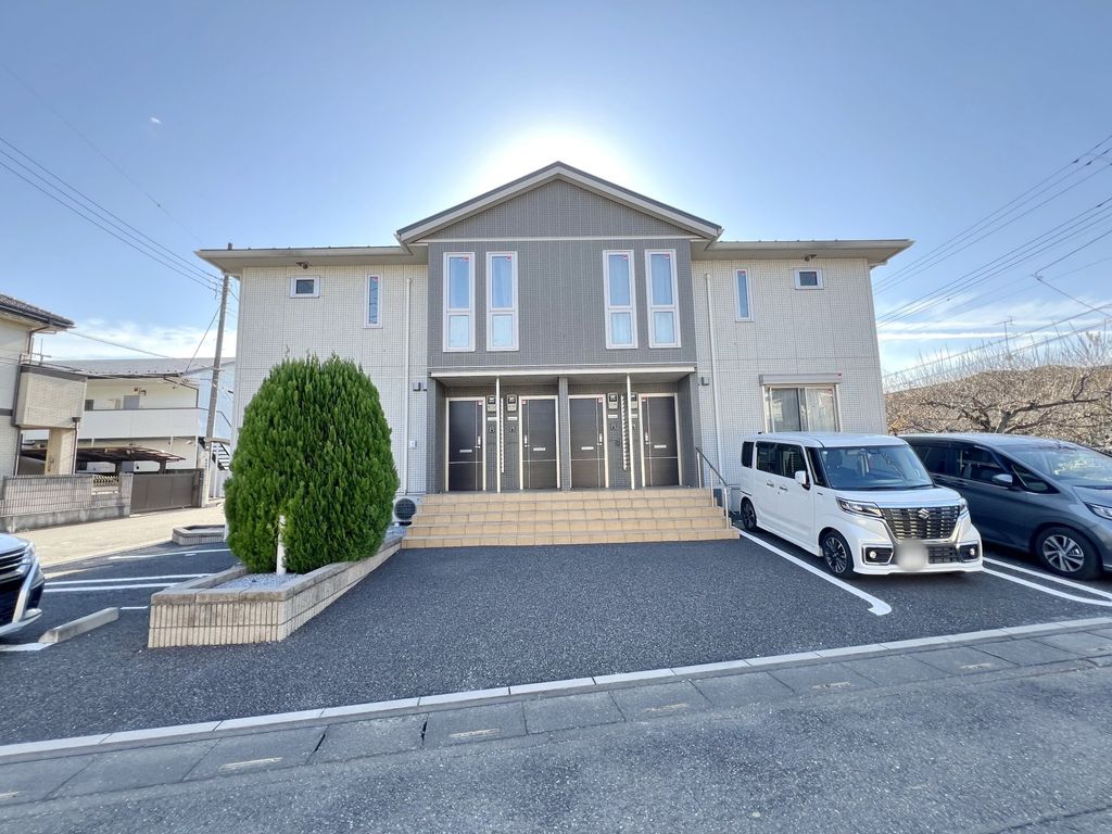 エントランス　駐車場
