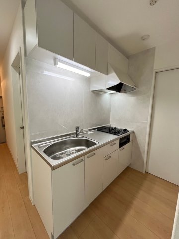 キッチン　同物件、別号室の写真です。