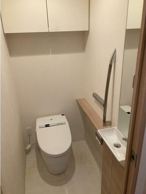 トイレ　落ち着いた色調のトイレです♪