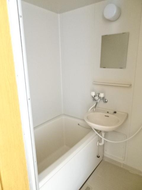 バス・シャワールーム　うれしいバス・トイレ別の間取りです