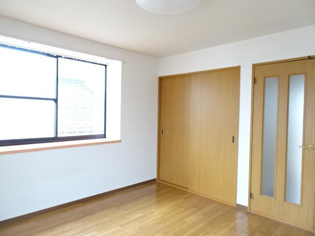 居室・リビング　角部屋には出窓がございます