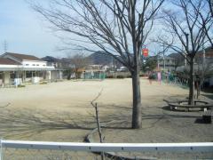 幼稚園・保育園　里庄西幼稚園（幼稚園・保育園）まで1402m
