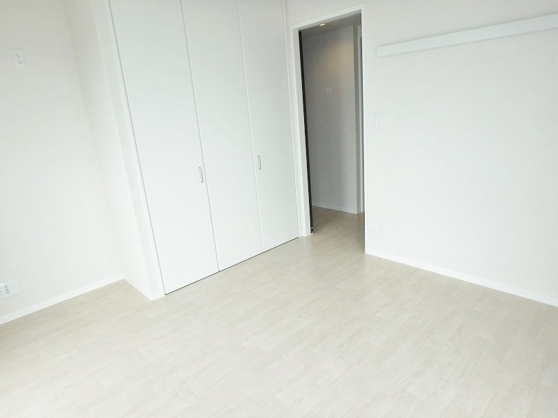 その他部屋・スペース　クローゼットのある洋室6.2帖のお部屋です！お洋服の多い方も