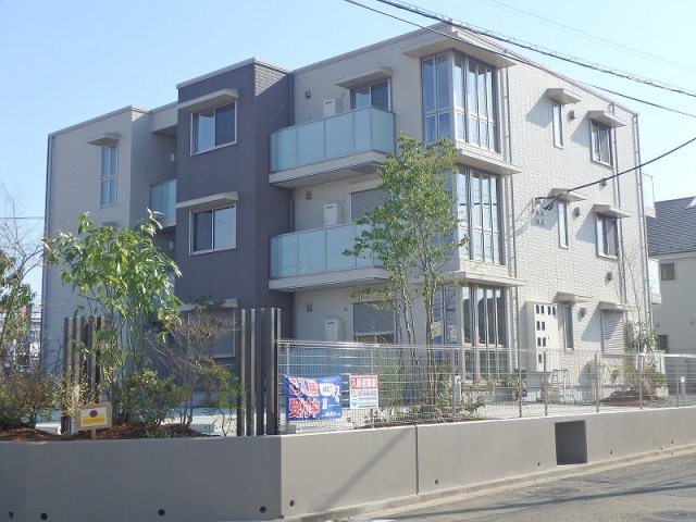 建物外観　積水ハウス施工の賃貸住宅シャーメゾン♪ブルーライン「仲町台」