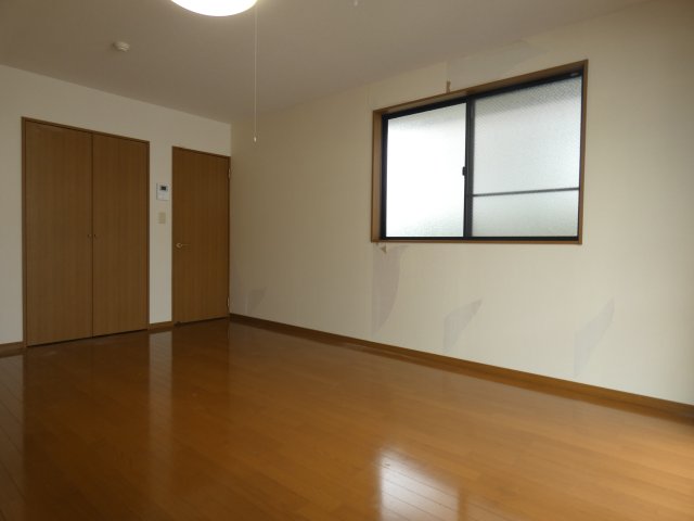 その他部屋・スペース　ソファーなんかも置ける広さです
