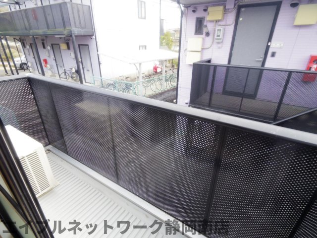 バルコニー　バルコニーがあります