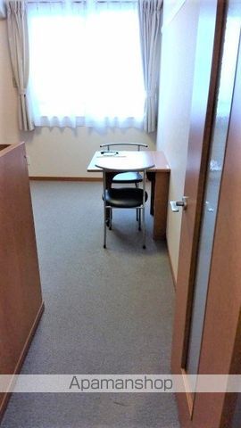 レオパレスグランフルールIIの居間写真