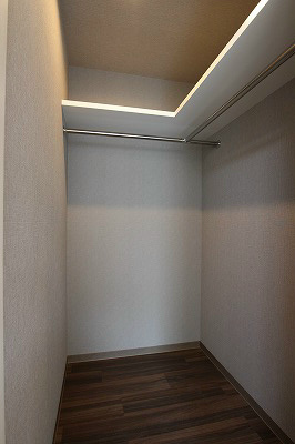 収納　広々ウォークインクローゼット。