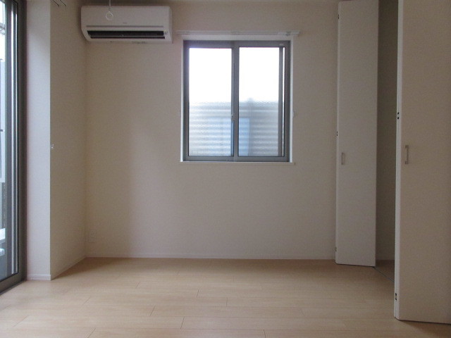 その他部屋・スペース　★キレイなフローリングの角部屋です★