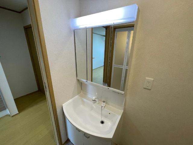 洗面設備　※他のお部屋の参考写真となります。