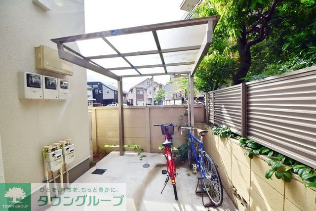 その他共有部分　★屋根付きの駐輪場です★