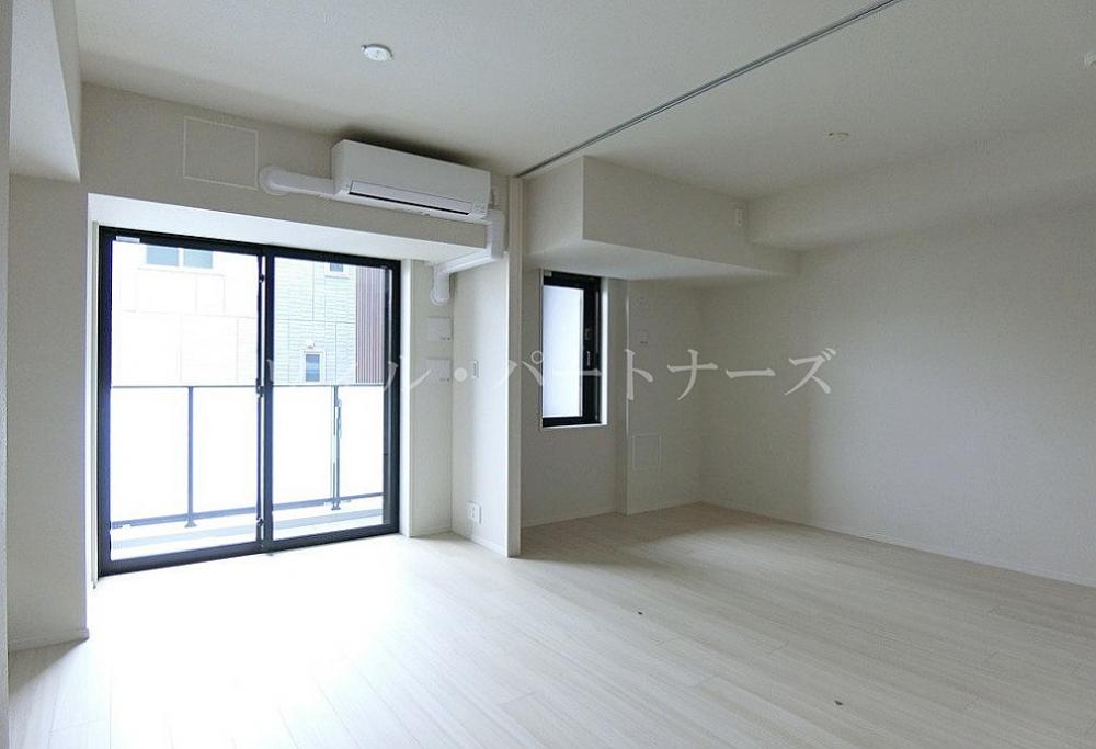 居室・リビング　同間取り別住戸画像です