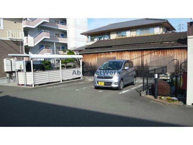 駐車場　駐車場