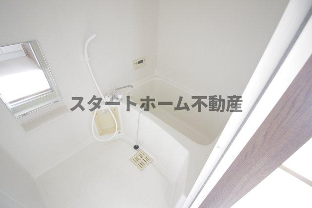 バス・シャワールーム　落ち着いた空間のお風呂です
