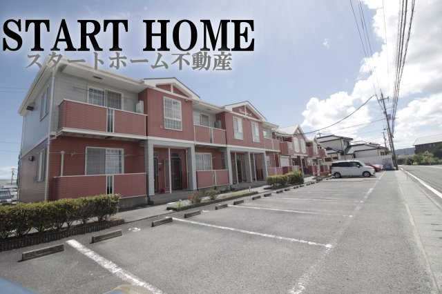 建物外観　落ち着いた雰囲気の外観です