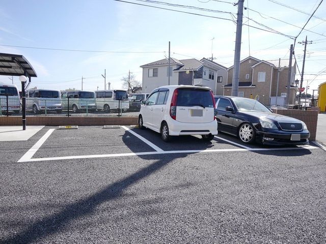 駐車場　敷地内駐車場