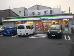 コンビニ　ファミリーマート 中川押元町店（コンビニ）まで488m