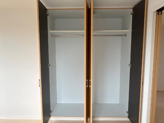 収納　クローゼット南東洋室