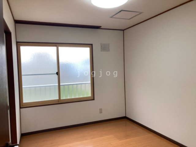 その他部屋・スペース　日当たりの良い明るいお部屋です。