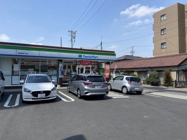 コンビニ　ファミリーマート　黄金通四丁目店（コンビニ）まで587m