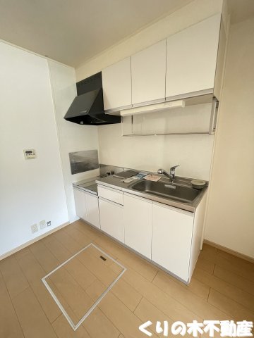 キッチン　反転タイプのお部屋です（現況を優先します）