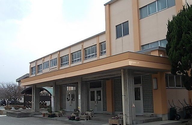 小学校　外江小学校（小学校）まで850m