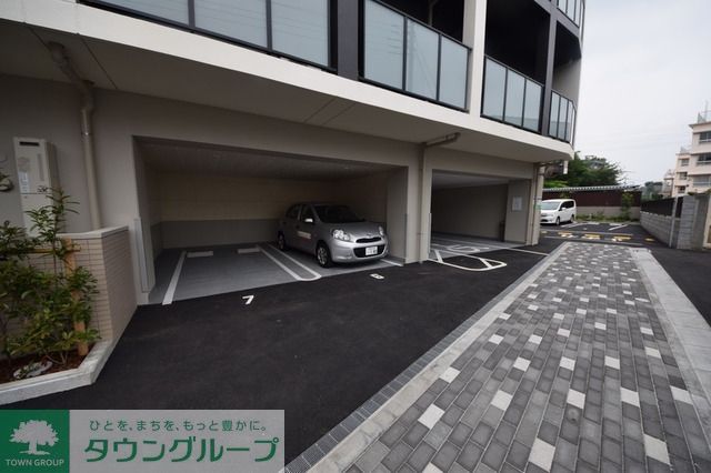 駐車場　駐車場