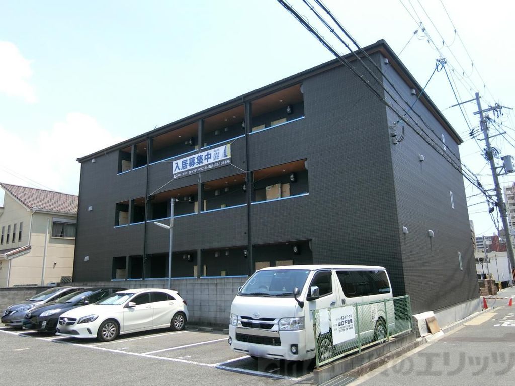 建物外観　駐車場