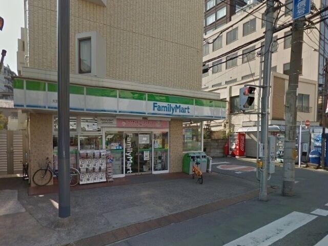 コンビニ　ファミリーマート大宮中央店（コンビニ）まで397m