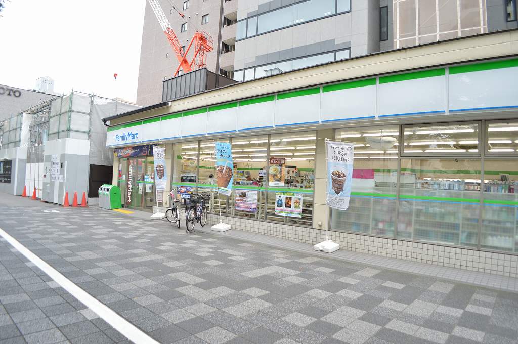 コンビニ　ファミリーマート 御池西洞院店（コンビニ）まで368m