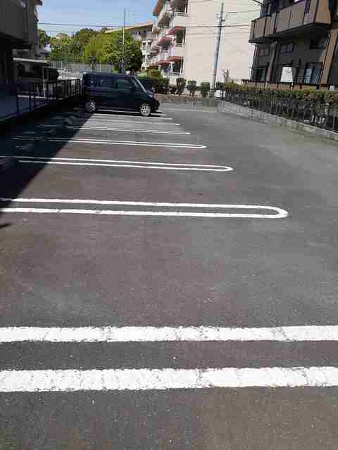 駐車場　駐車スペースもあります☆