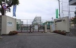小学校　広島市立戸坂小学校（小学校）まで300m