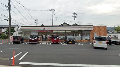 コンビニ　セブンイレブン 出雲上塩冶町店（コンビニ）まで824m