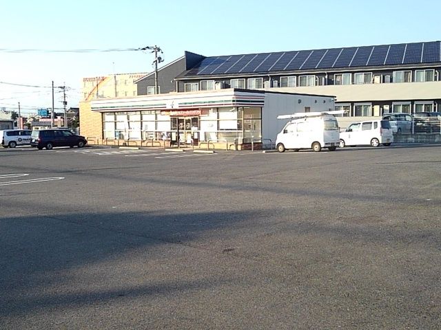 コンビニ　セブンイレブン筑後向山店（コンビニ）まで550m