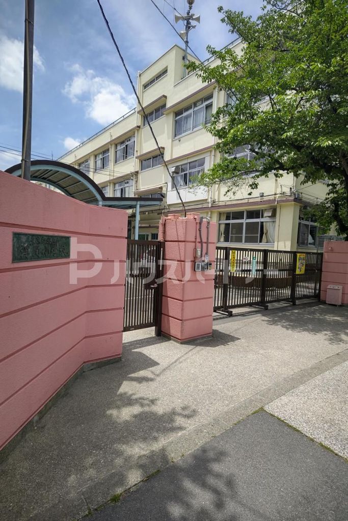 小学校　北区立浮間小学校（小学校）まで550m