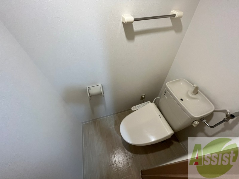 トイレ　トイレです。ウォシュレット付を探している方、おすすめです。