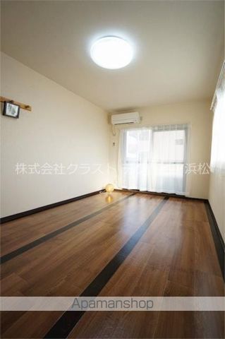 グランパレVIの居間写真