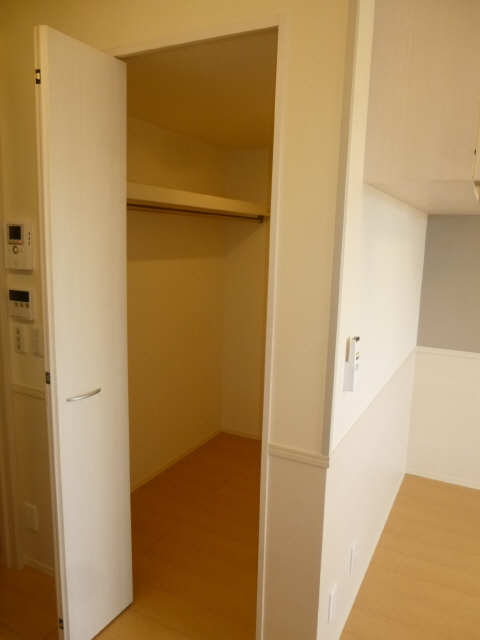 収納　同型写真となりますので現状を優先とします。