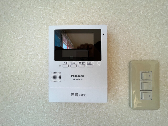 セキュリティ　モニター付きインターホン
