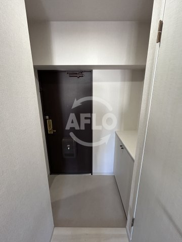 玄関　パークモダン新大阪　玄関