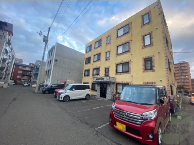 建物外観　札幌市中央区南１３条西「ワイルドベリー幌平橋」