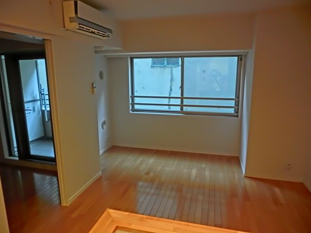 その他部屋・スペース　おしゃれなフローリング色