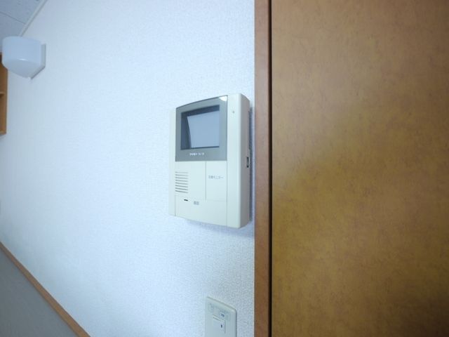 セキュリティ　★モニタ付インターホンなので応対も安心です★